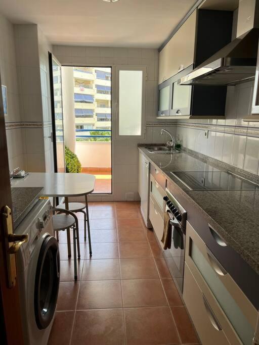 Marbella Piso En Casco Junto A Playa Piscina In Summer Season 外观 照片