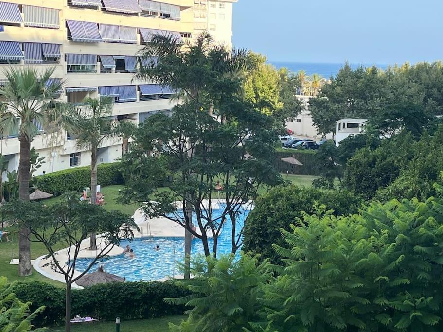 Marbella Piso En Casco Junto A Playa Piscina In Summer Season 外观 照片