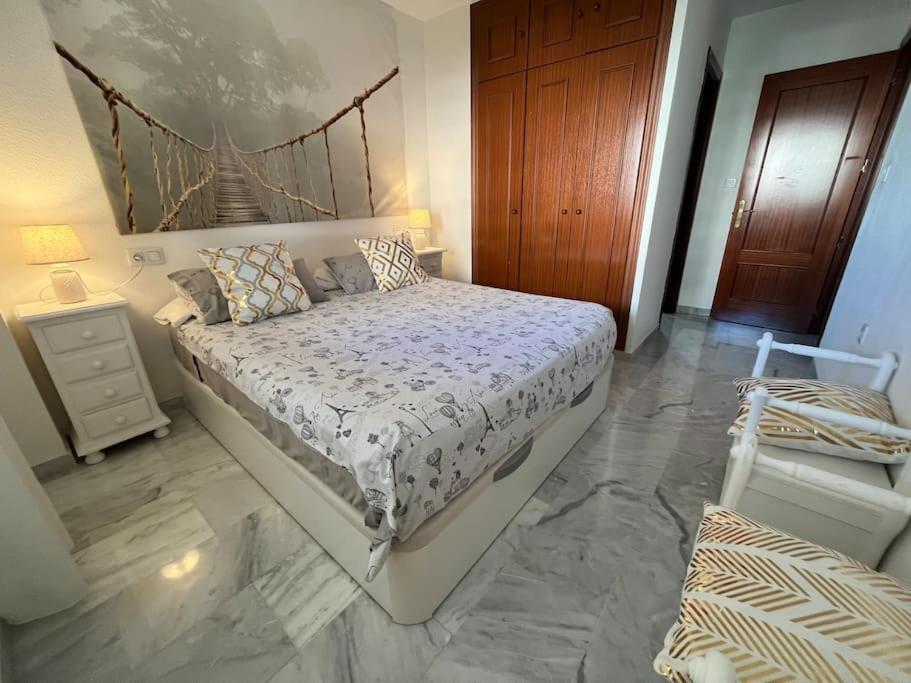 Marbella Piso En Casco Junto A Playa Piscina In Summer Season 外观 照片