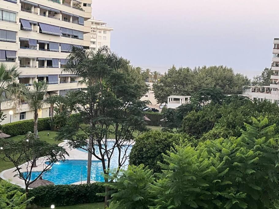 Marbella Piso En Casco Junto A Playa Piscina In Summer Season 外观 照片