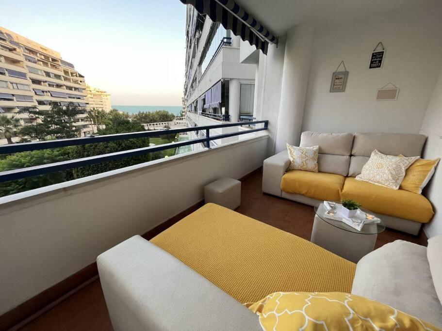 Marbella Piso En Casco Junto A Playa Piscina In Summer Season 外观 照片